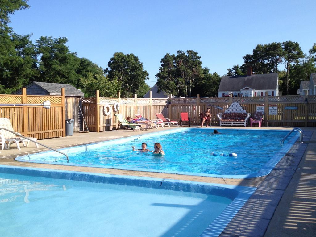 ווסט יארמאות' Windrift Motel מראה חיצוני תמונה